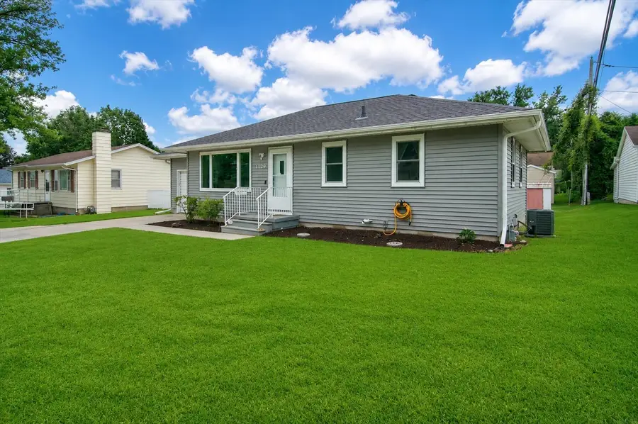 1129 Maxine Avenue, Waterloo, IA 50701 - #3