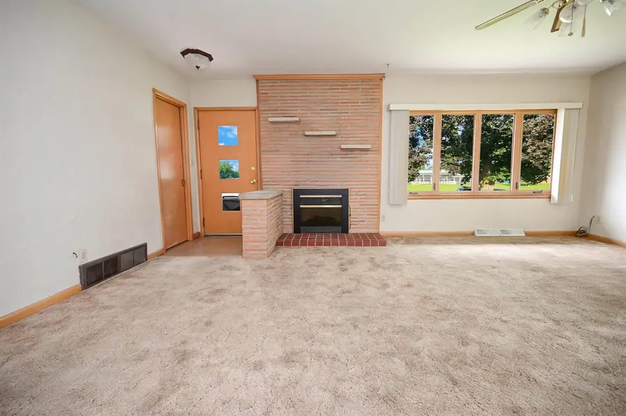 812 Sherman Avenue, Manchester, IA 52057 - #3