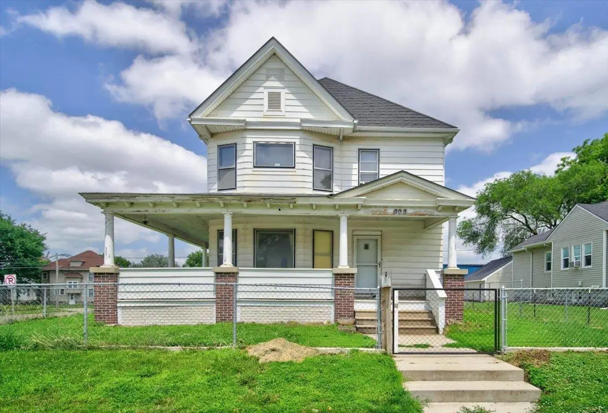 803 Randolph Street, Waterloo, IA 50702 - #1