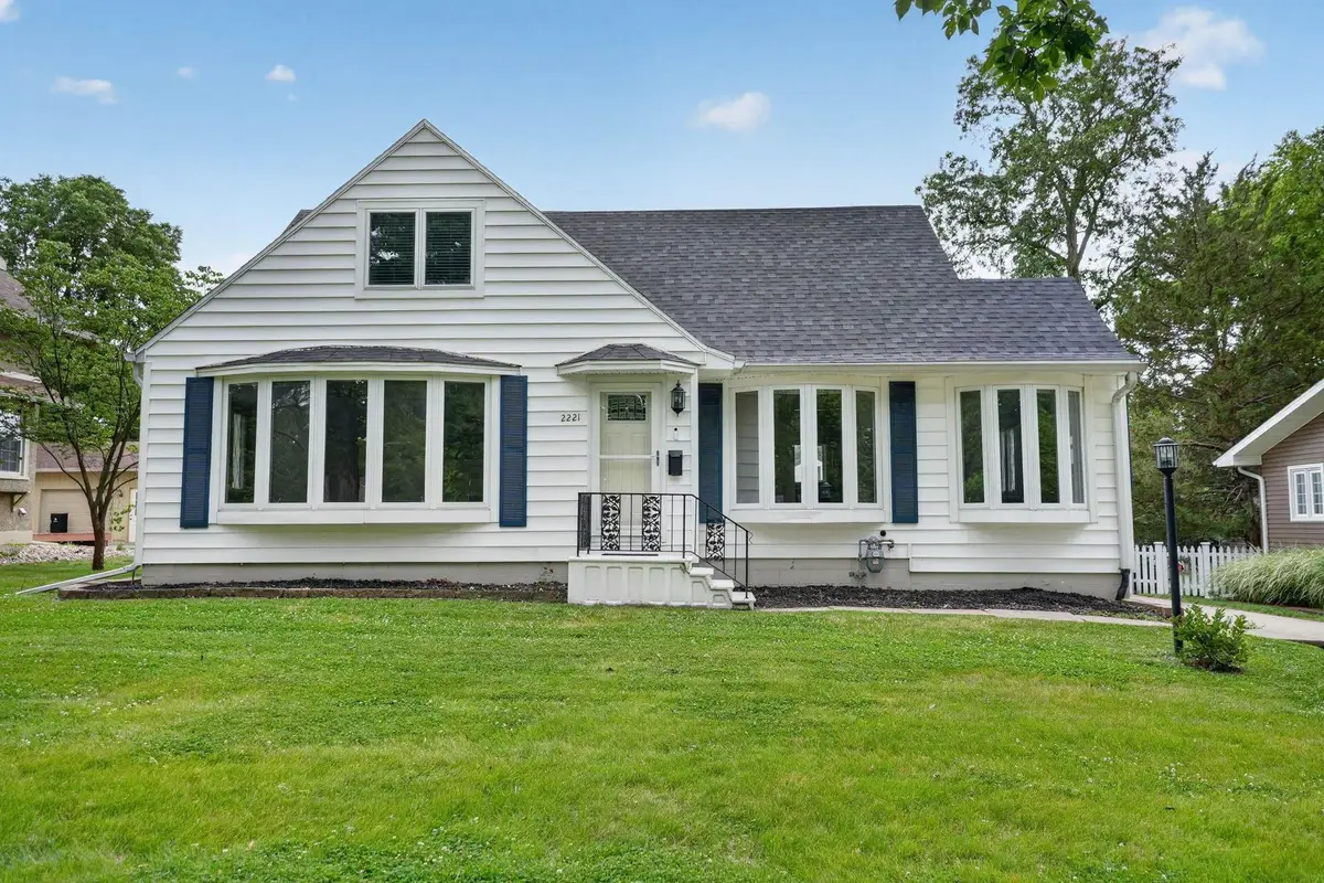 2221 Grand Boulevard, Cedar Falls, IA 50613 - #1