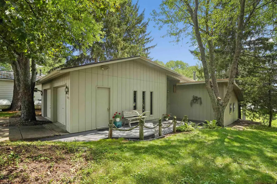 541 N 1st St, Harpers Ferry, IA 52146 - #2