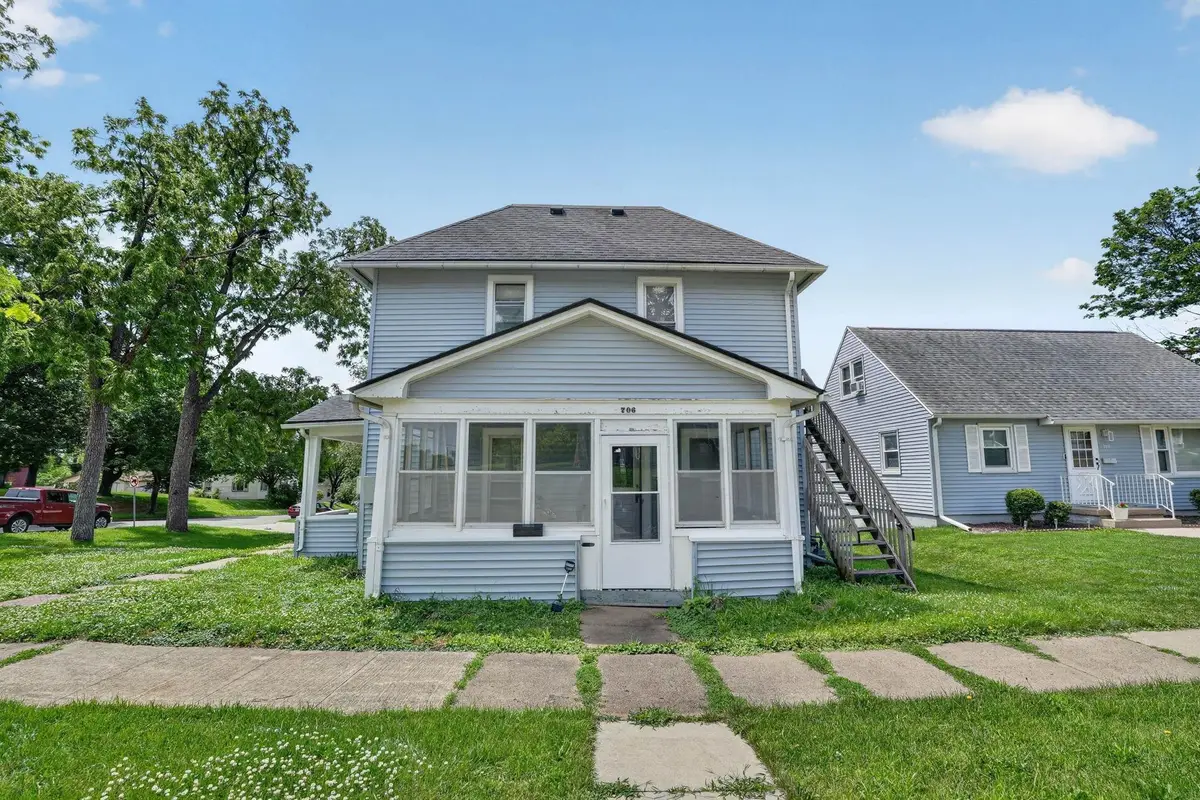 706 W 12th Street, Cedar Falls, IA 50613 - #1
