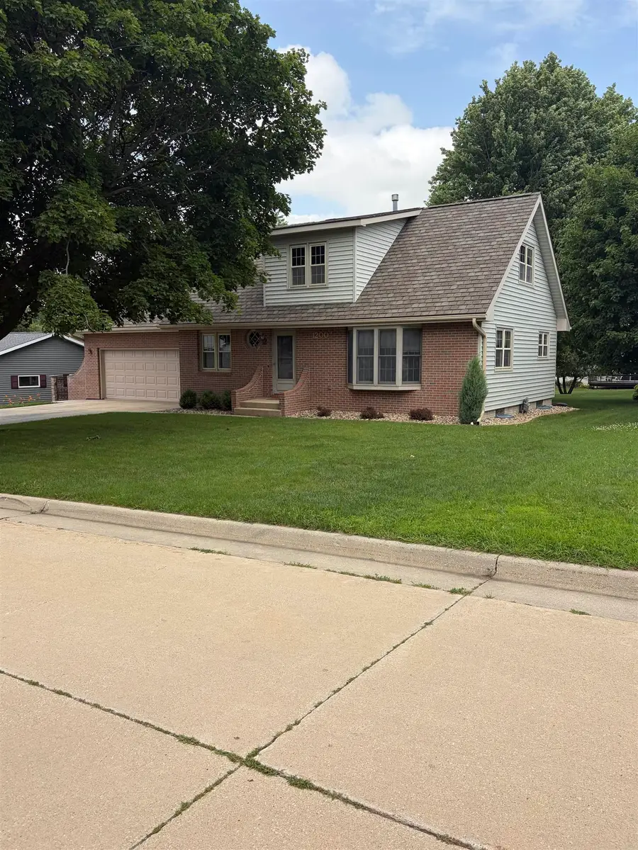 1200 NE 5th Street, Independence, IA 50644 - #2