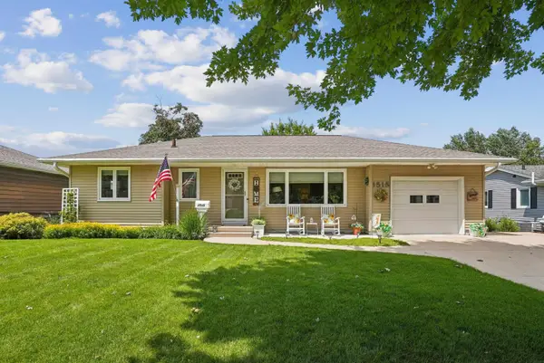1515 W 8th Street, Cedar Falls, IA 50613