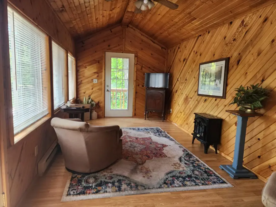 420 Lansing Harpers Road, Lansing, IA 52151 - #3