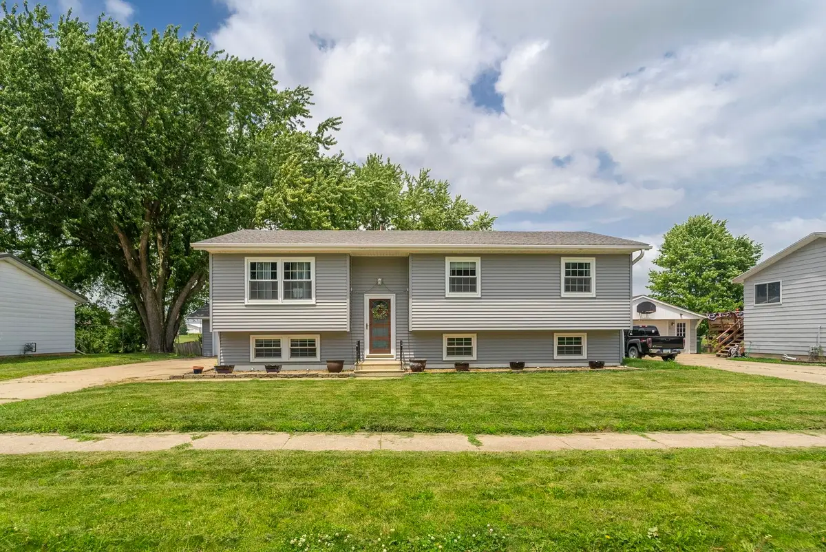 2304 NW 3rd Avenue, Waverly, IA 50677 - #1