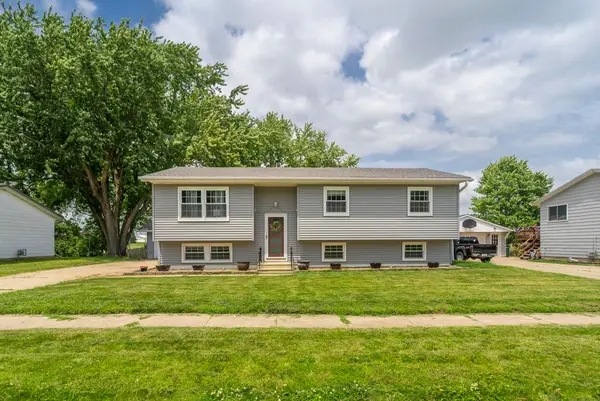 2304 NW 3rd Avenue, Waverly, IA 50677