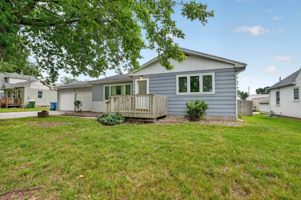 216 Hartman Avenue, Waterloo, IA 50701 - #1
