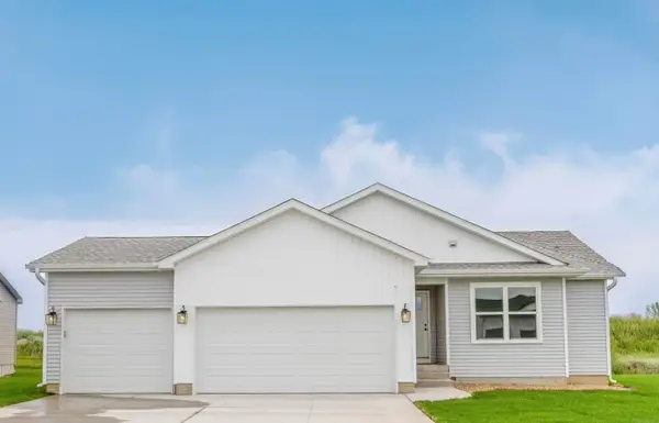 3927 Broomfield Drive, Cedar Falls, IA 50613