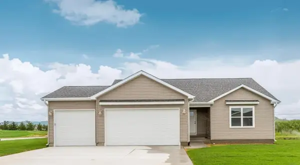4005 Broomfield Drive, Cedar Falls, IA 50613