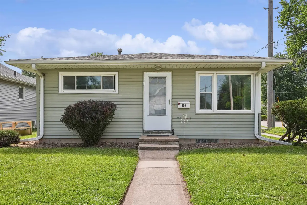 600 Evergreen Avenue, Waterloo, IA 50701 - #1
