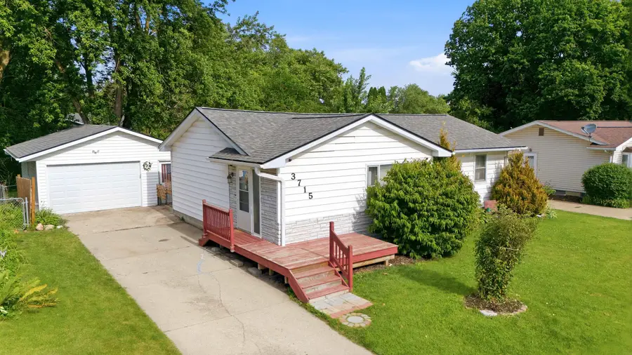 3715 Knoll Ridge Drive, Cedar Falls, IA 50613 - #3