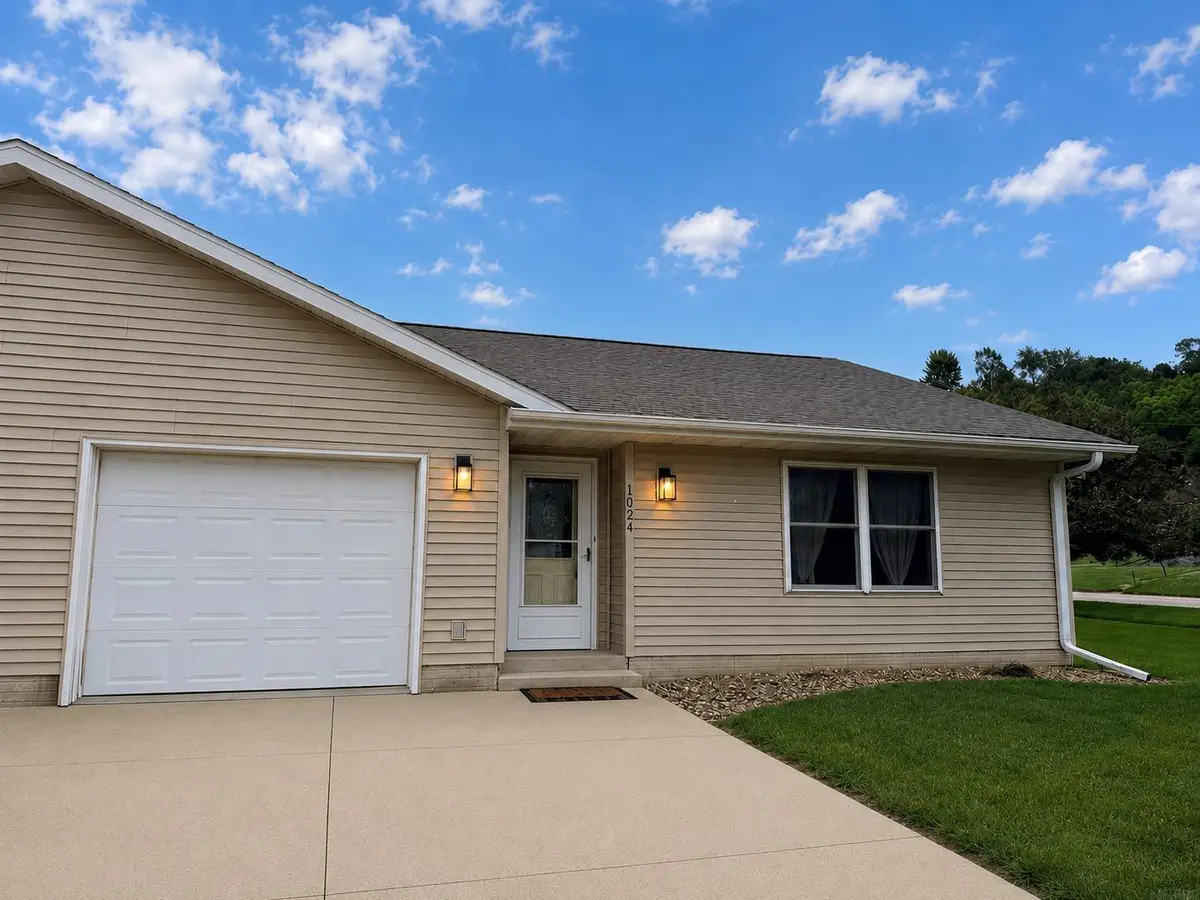 1024 S Mill Street, Decorah, IA 52101 - #1