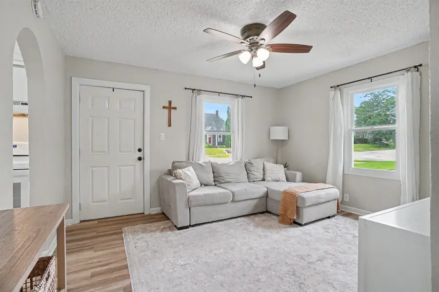 1607 Hawthorne Avenue, Waterloo, IA 50702 - #2