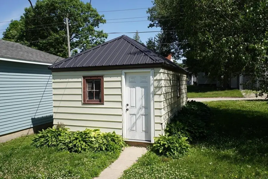 307 1st Avenue, Charles City, IA 50616 - #3
