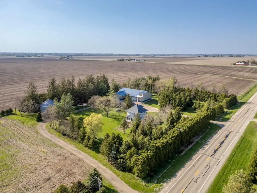 7603 N Raymond Road, Dunkerton, IA 50626 - #3
