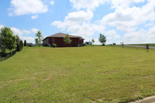 Shagbark Lane Road, Decorah, IA 52101