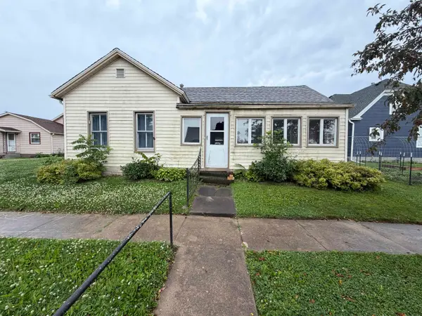 202 E Henry Street, Calmar, IA 52132