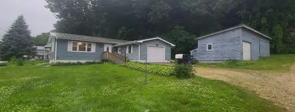 1206 S 52 Highway, Guttenberg, IA 52052