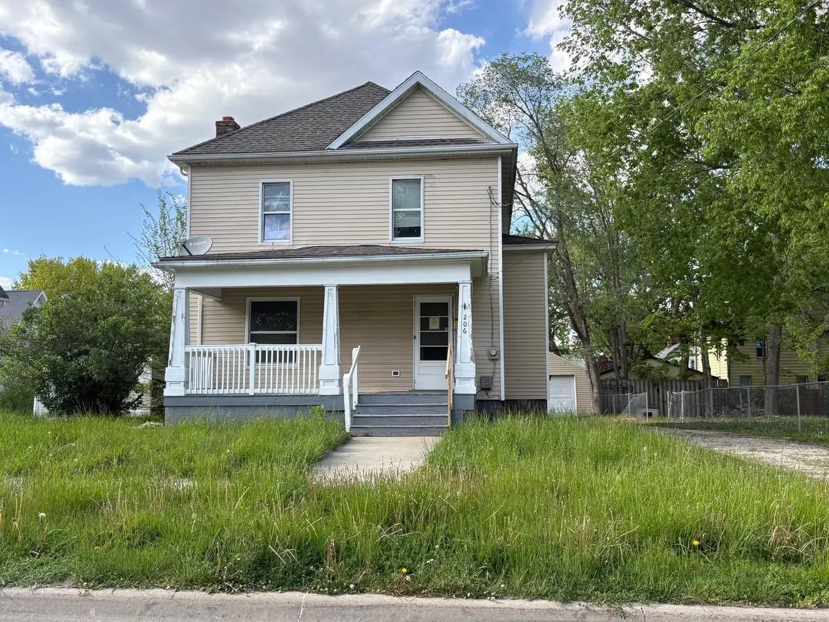 206 Reber Avenue, Waterloo, IA 50701 - #1
