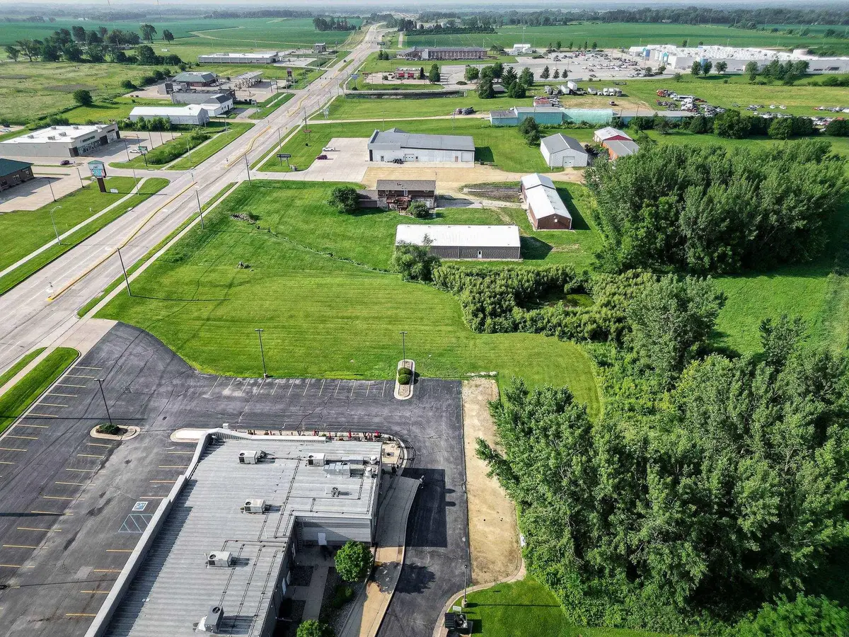 SW 4th Street, Waverly, IA 50677 - #1