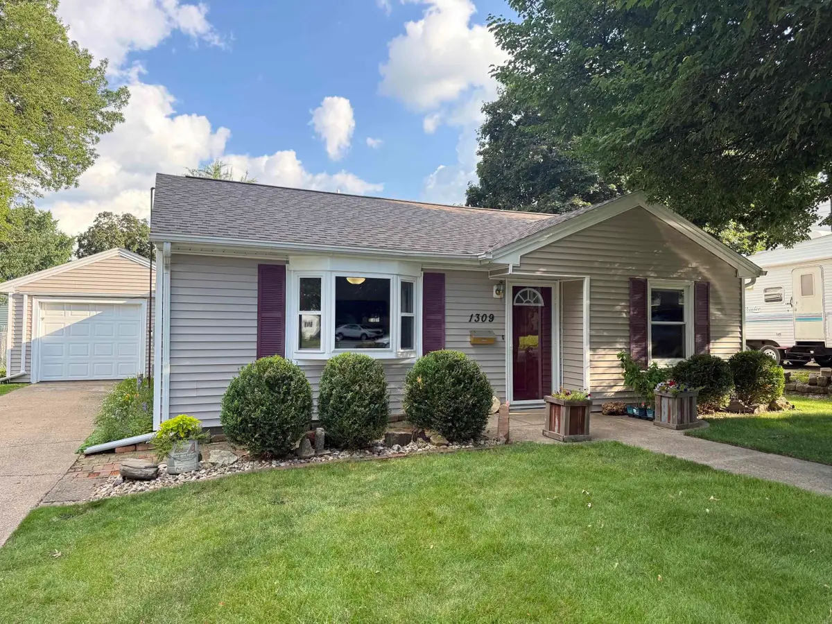 1309 SW 2nd Avenue, Waverly, IA 50677 - #1