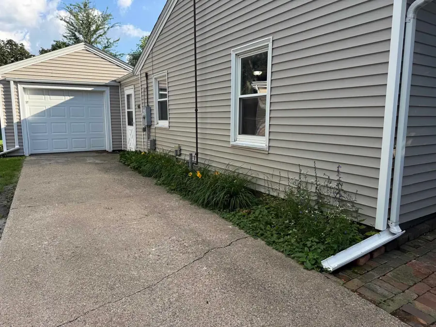 1309 SW 2nd Avenue, Waverly, IA 50677 - #3