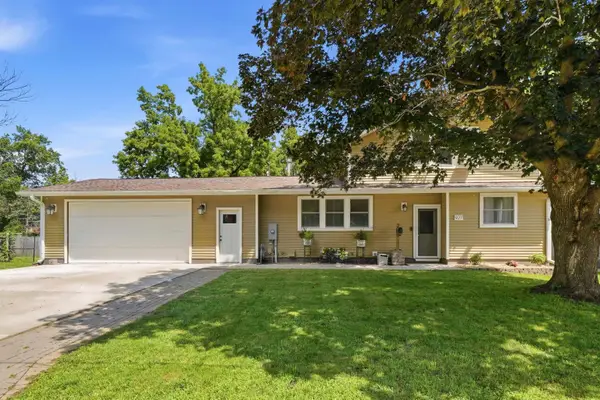 927 W 14th Street, Cedar Falls, IA 50613