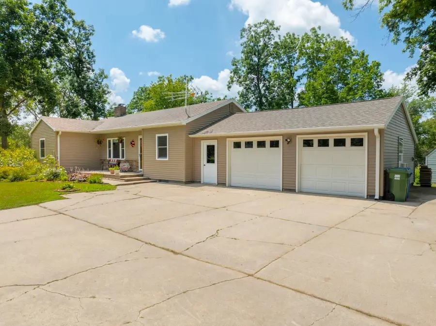 412 W Water Street, Shell Rock, IA 50670 - #2