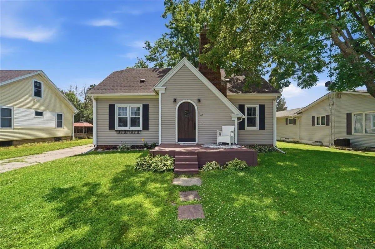 221 W Maple Street, Hubbard, IA 50122 - #1