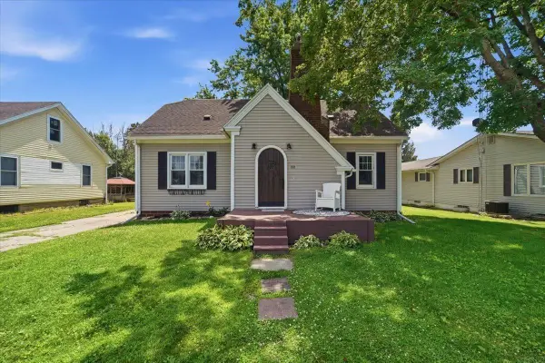 221 W Maple Street, Hubbard, IA 50122