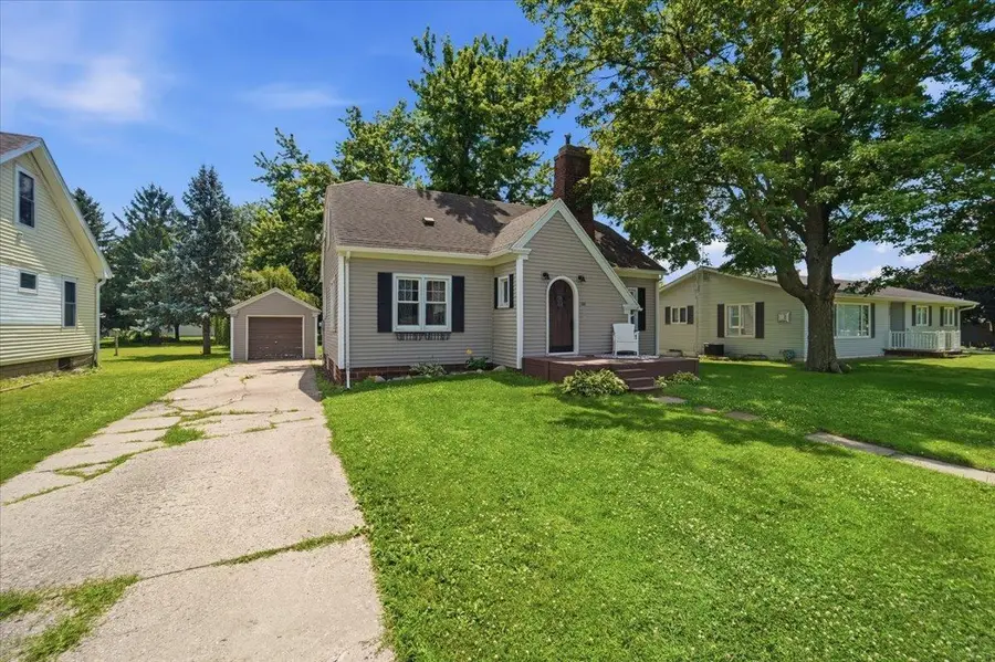 221 W Maple Street, Hubbard, IA 50122 - #2