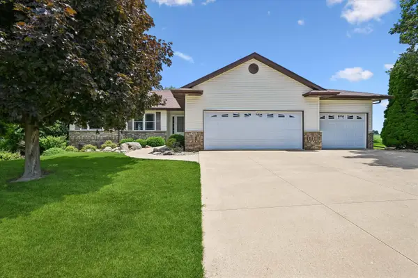 452 Sunset Drive, Fairfax, IA 52228