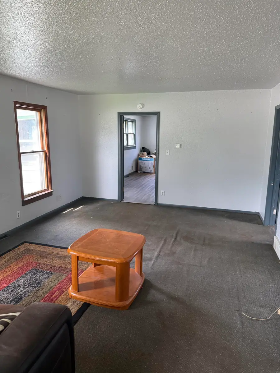 208 S. Canfield St., Dunkerton, IA 50626 - #3