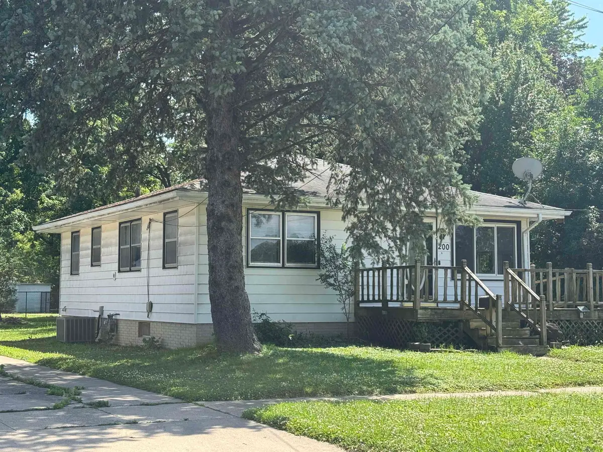 200 16th Avenue, Charles City, IA 50616 - #1