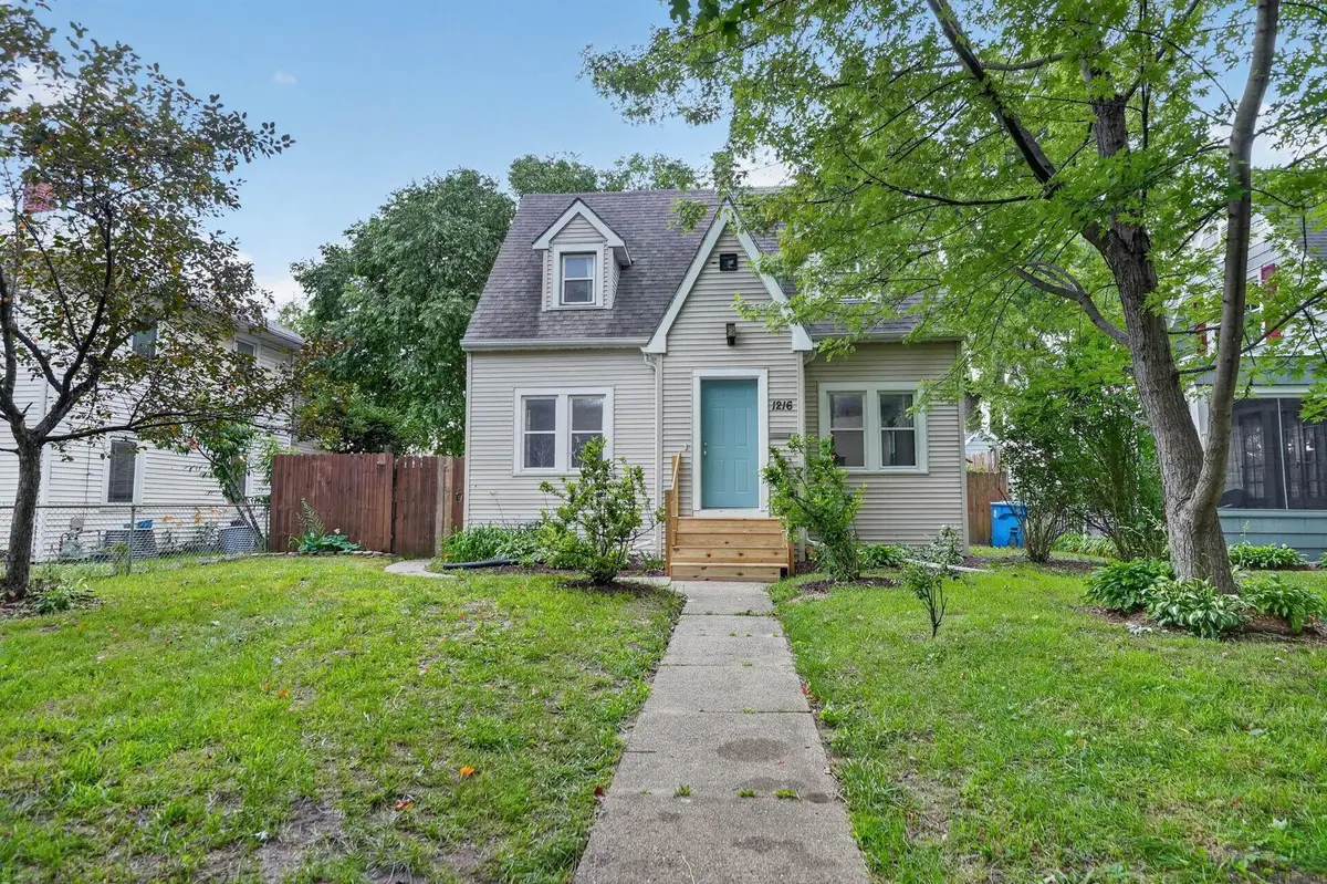 1216 Independence Avenue, Waterloo, IA 50703 - #1