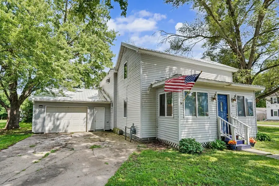302 8th Ave Ne, Independence, IA 50644 - #2