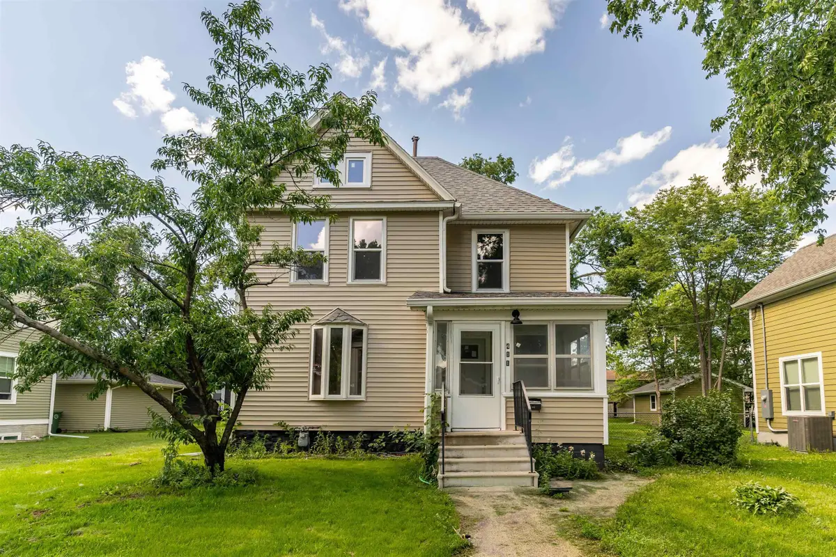 411 Saxon Street, Waterloo, IA 50703 - #1