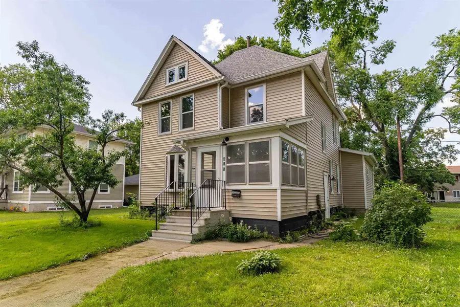 411 Saxon Street, Waterloo, IA 50703 - #3