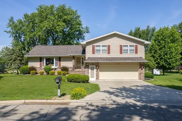 1202 Ellis Drive, Charles City, IA 50616