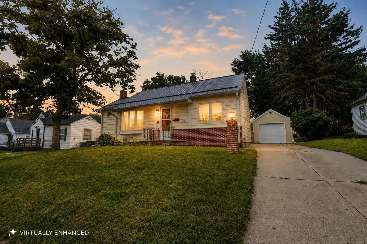 1219 Hammond Avenue, Waterloo, IA 50702 - #1