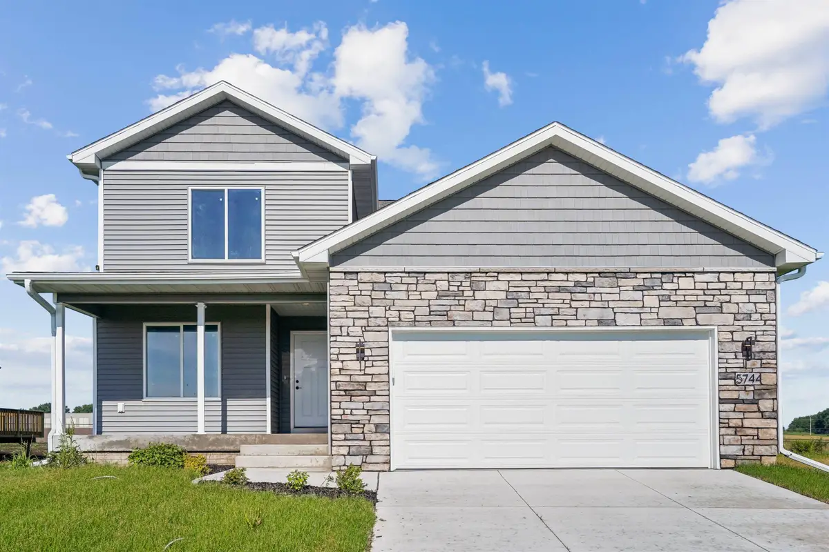 5744 Wall St Street, Waterloo, IA 50701 - #1