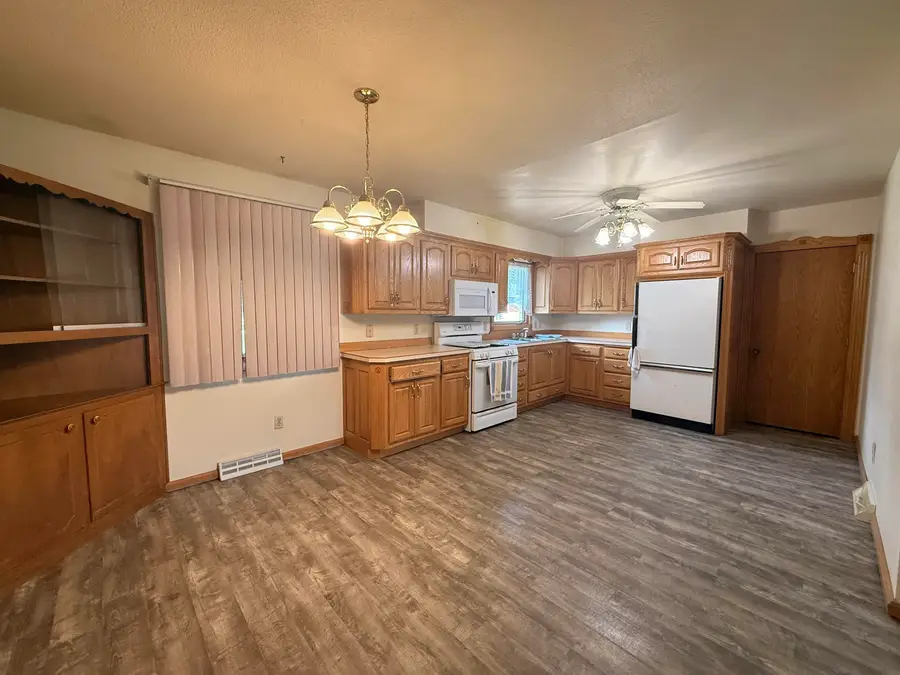 1144 Ainsworth Street, Jesup, IA 50648 - #2