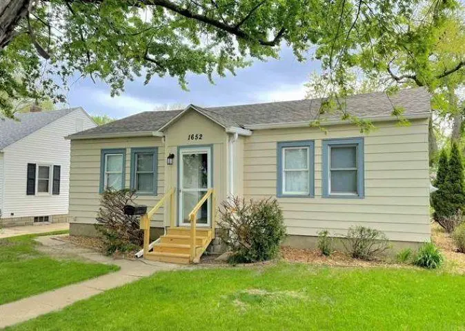1652 Bertch Avenue, Waterloo, IA 50702 - #1