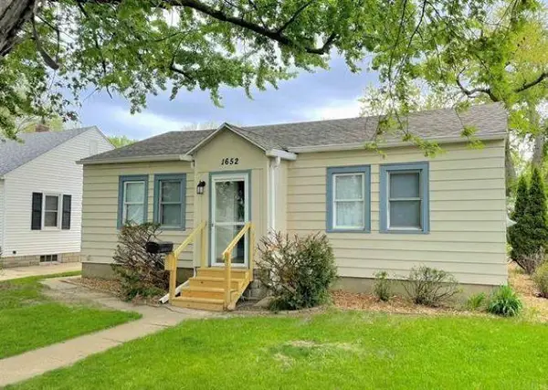 1652 Bertch Avenue, Waterloo, IA 50702