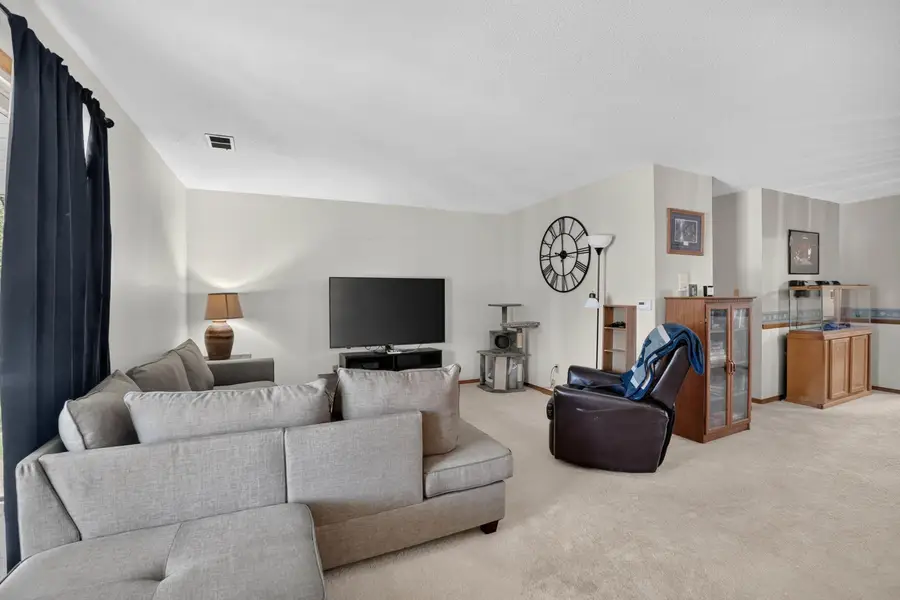 766 Russell Road #3, Waterloo, IA 50701 - #2