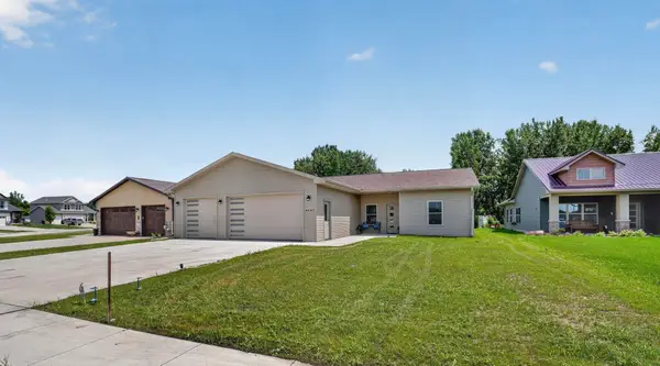 4467 Charm Drive, Waterloo, IA 50701
