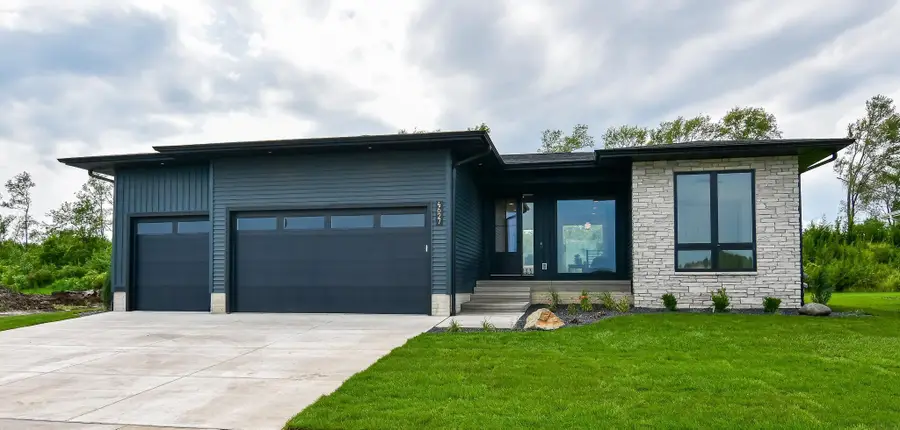 4627 Luke Streets, Cedar Falls, IA 50613 - #3