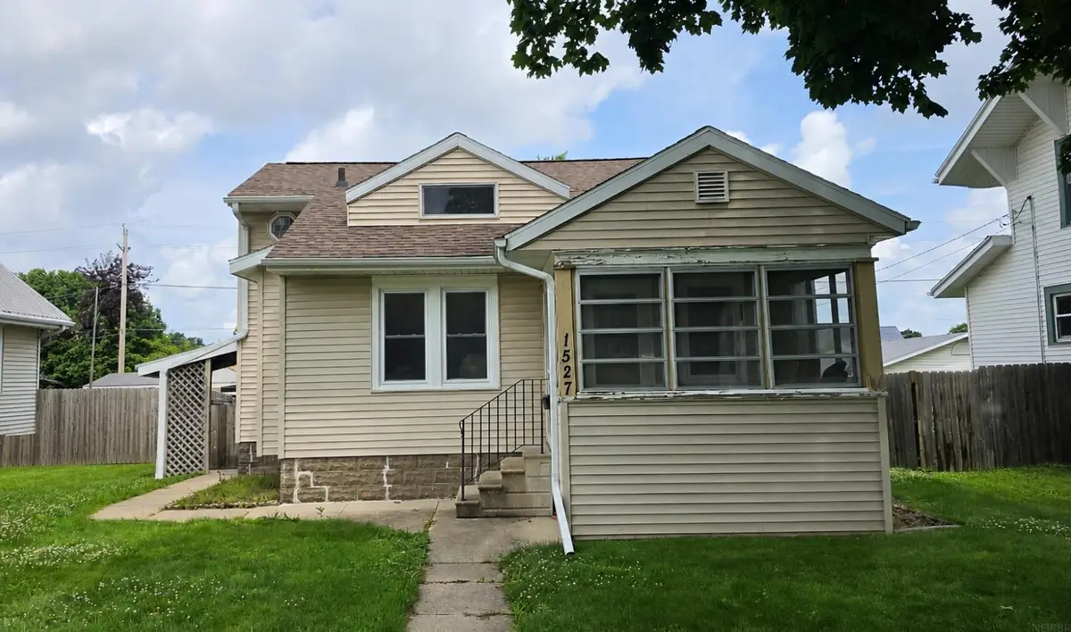 1527 Bertch Avenue, Waterloo, IA 50702 - #1