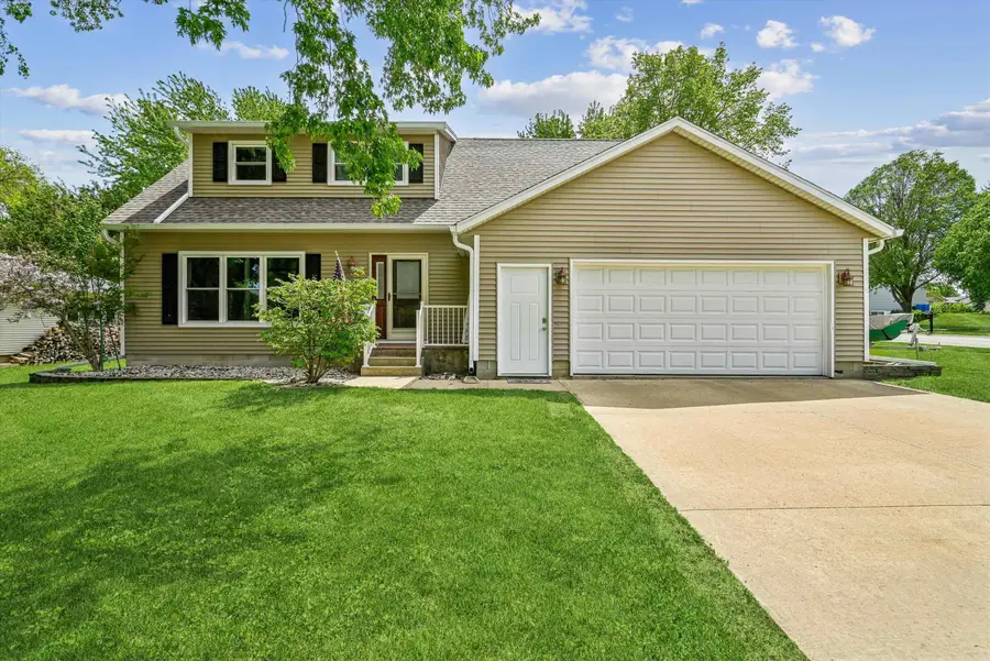 1211 Country Meadows Drive, Waverly, IA 50677 - #2